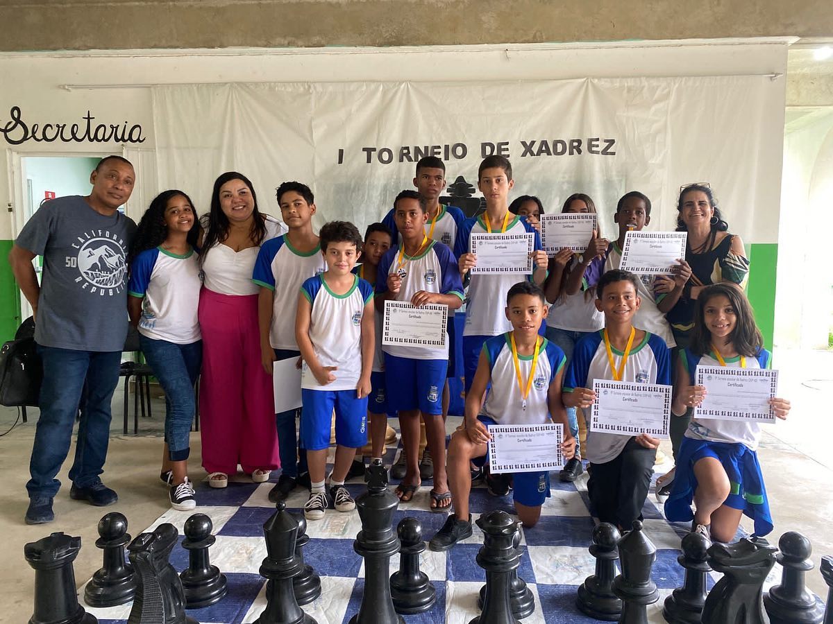 Aprender brincando: alunos do CIEP 401 de Japeri têm aula de Xadrez –  Prefeitura Municipal de Japeri